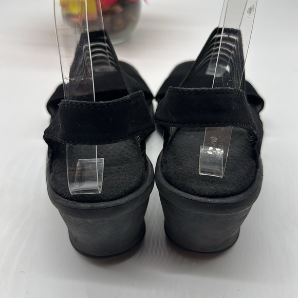 Black Wedge Sandals with Elastic Straps Size 11 SKT8242B - Picture 3 of 8